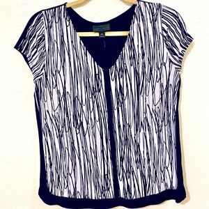 Worthington black and white stretchy top